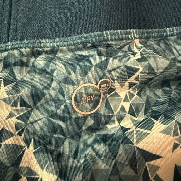 EUC🌸 Puma capri crop Dry Cell blue geometric print athletic leggings - Picture 7 of 7